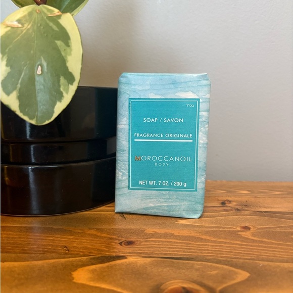 Moroccanoil Blue Body Wash Luxurious Spa Experience - Picture 3 of 4